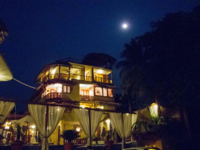 Гостиница Hotel Villas Las Azucenas  Икстапа-Сиуатанехо